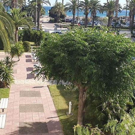 Encantadora vivienda en el paseo marítimo de Salou Exterior foto