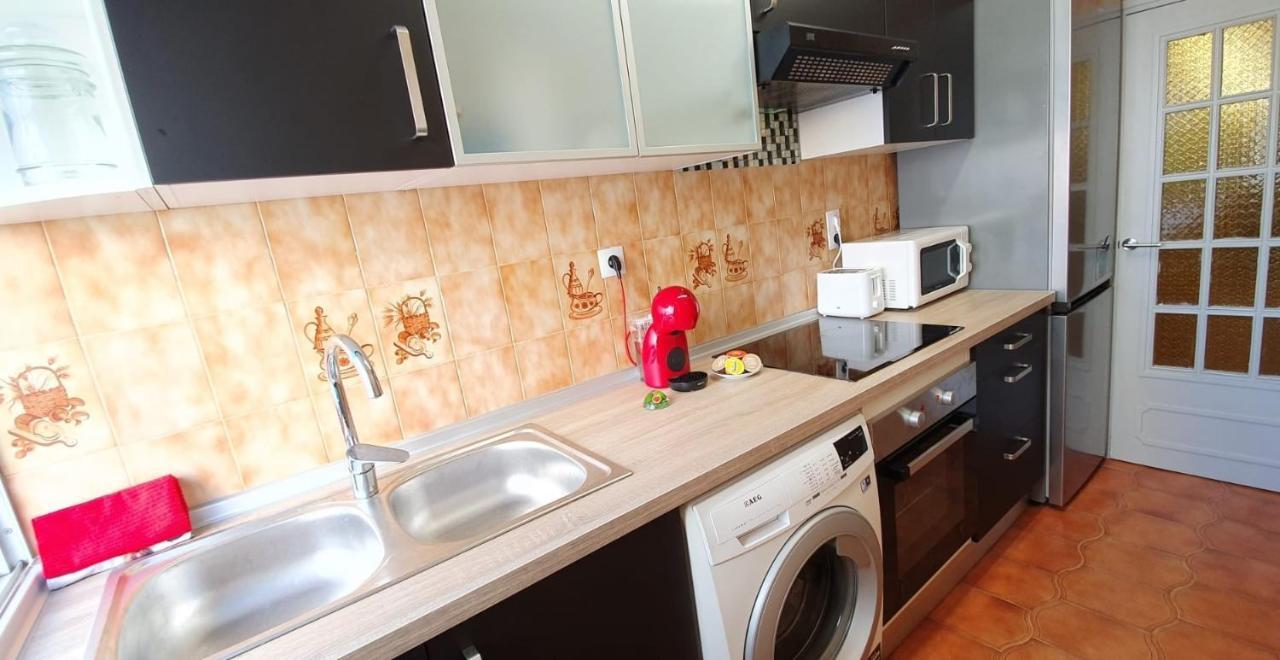 Encantadora vivienda en el paseo marítimo de Salou Exterior foto