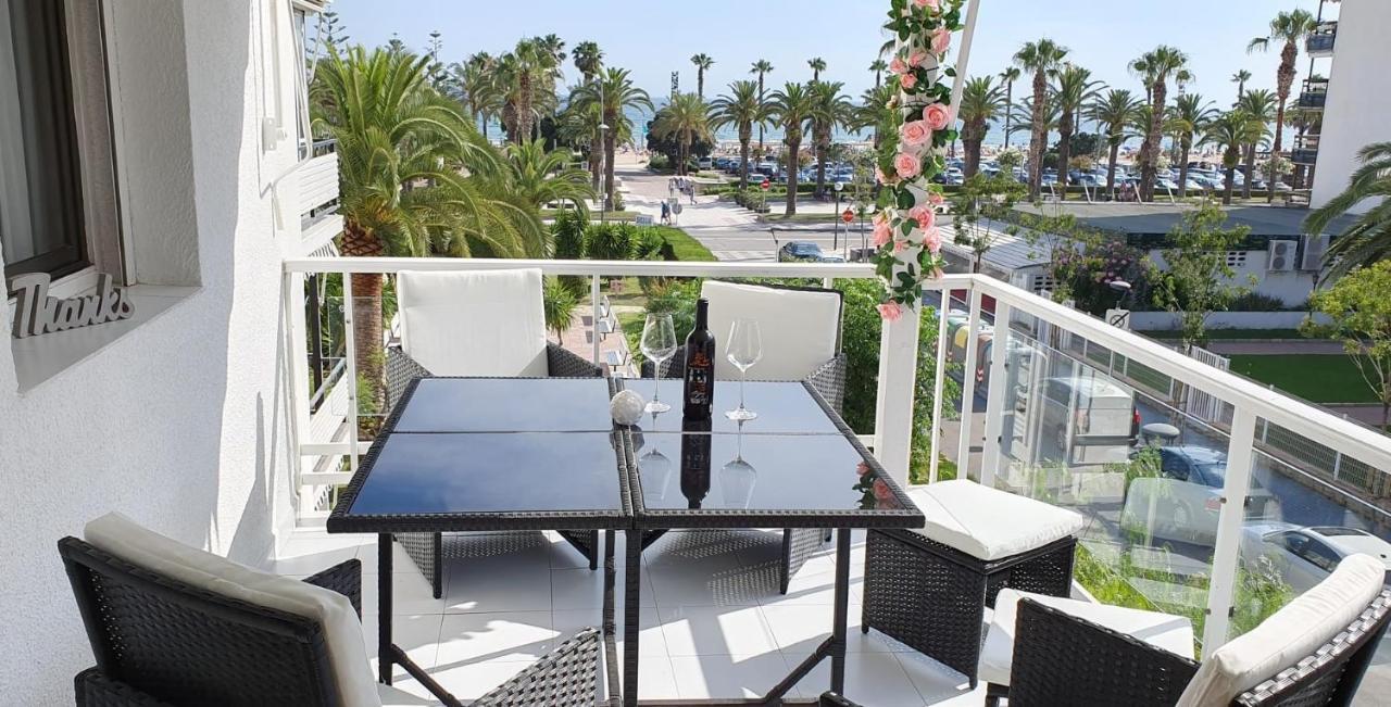 Encantadora vivienda en el paseo marítimo de Salou Exterior foto