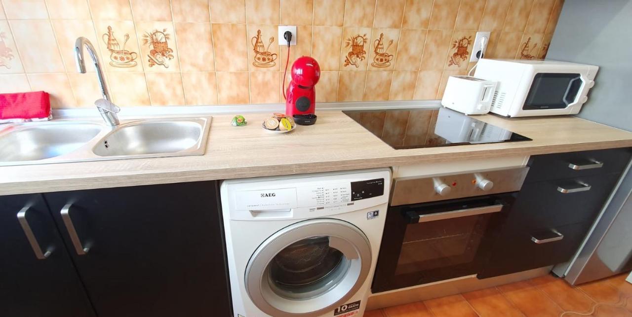 Encantadora vivienda en el paseo marítimo de Salou Exterior foto