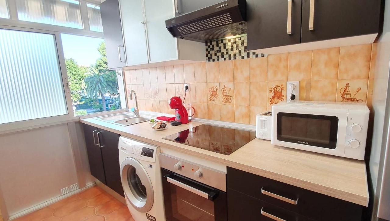 Encantadora vivienda en el paseo marítimo de Salou Exterior foto