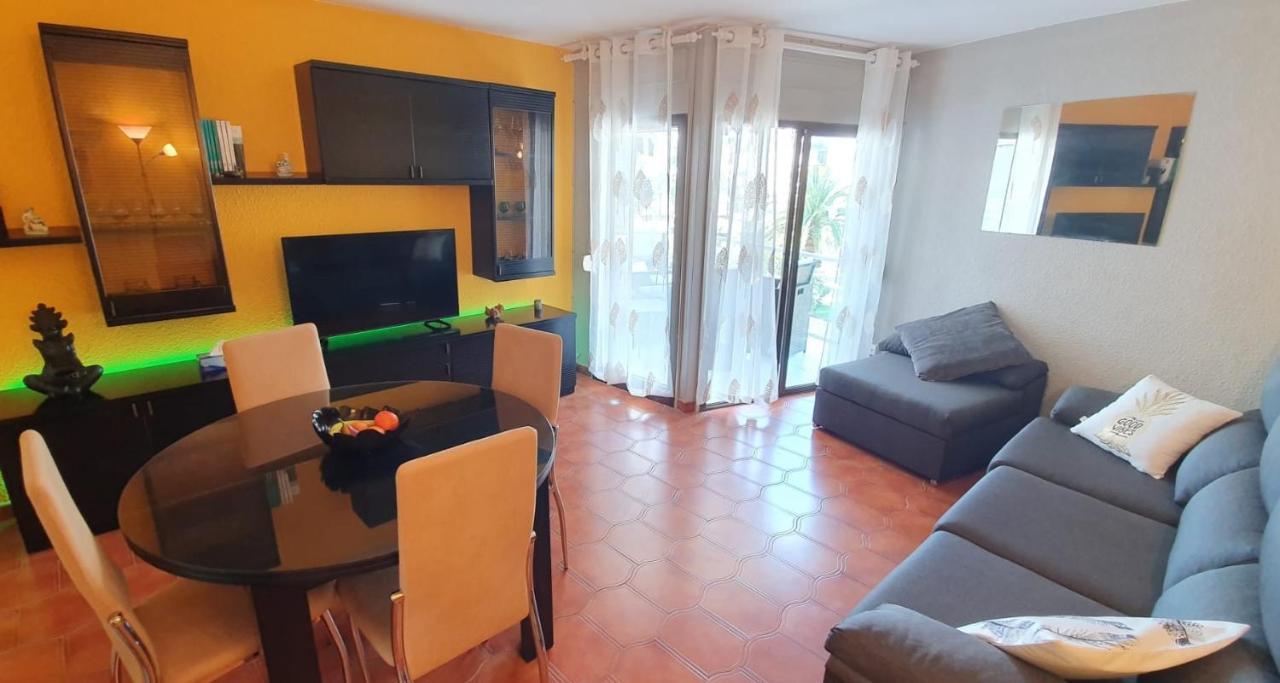 Encantadora vivienda en el paseo marítimo de Salou Exterior foto