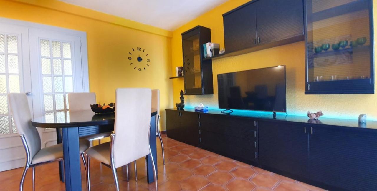 Encantadora vivienda en el paseo marítimo de Salou Exterior foto